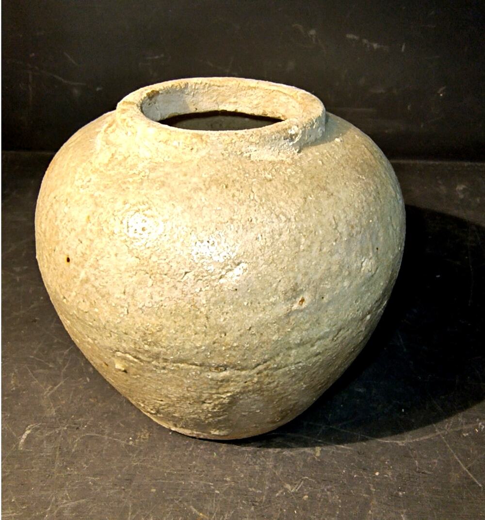 2088.  Antique Chinese Stoneware Ginger Jar Shui Fa Squat Vessel History Decor